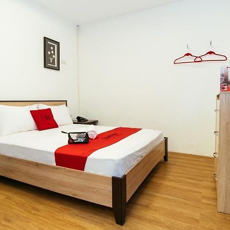 Reddoorz Plus Near Commonwealth Regalado Quezon City Exterior photo
