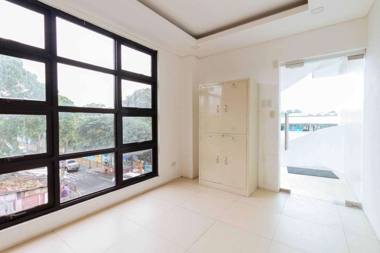Reddoorz Plus Near Commonwealth Regalado Quezon City Exterior photo