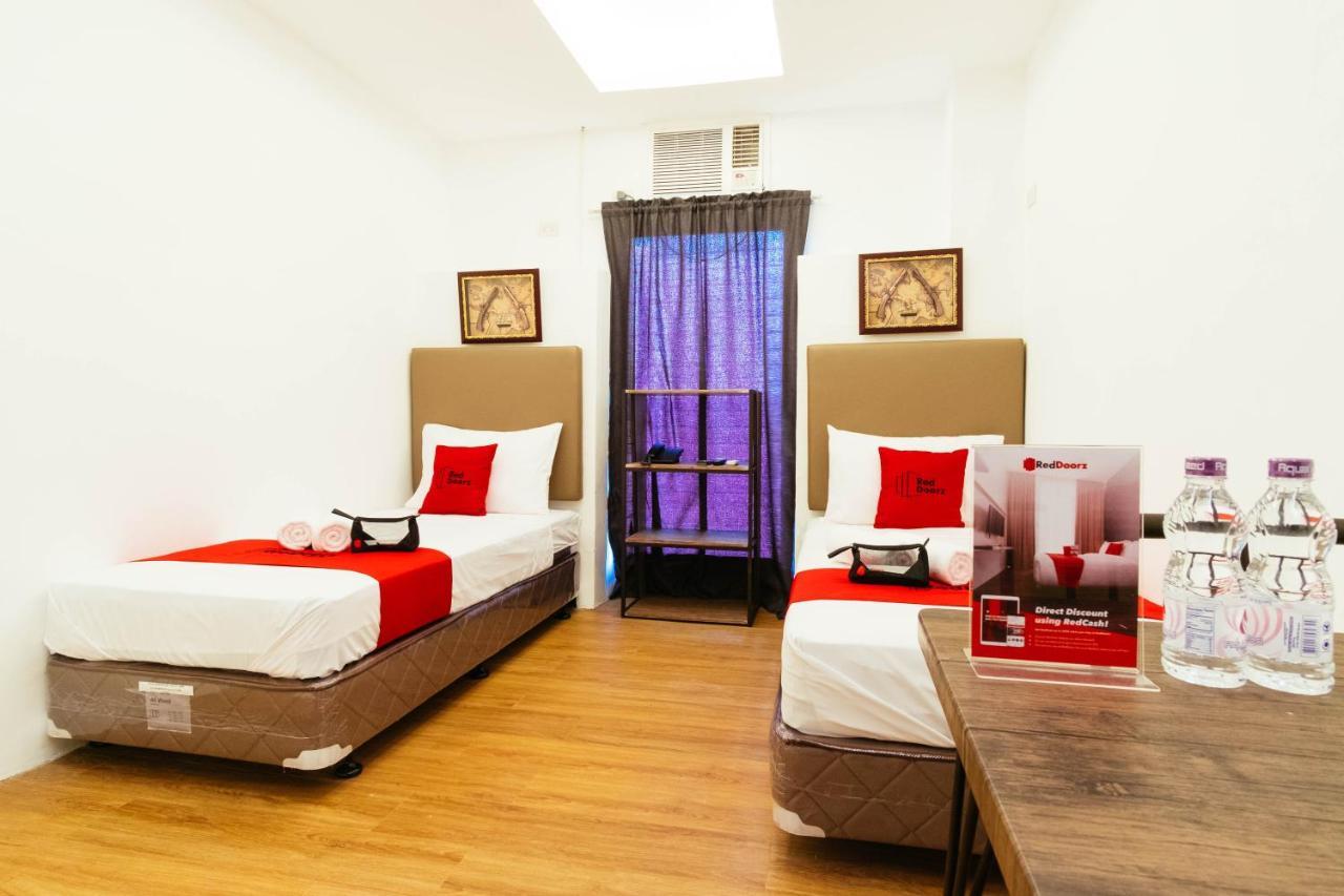 Reddoorz Plus Near Commonwealth Regalado Quezon City Exterior photo