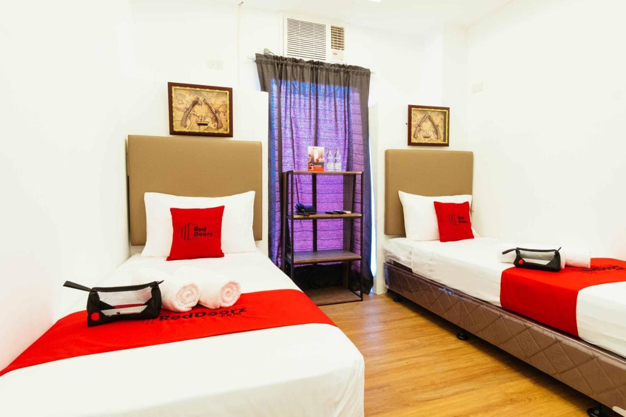 Reddoorz Plus Near Commonwealth Regalado Quezon City Exterior photo