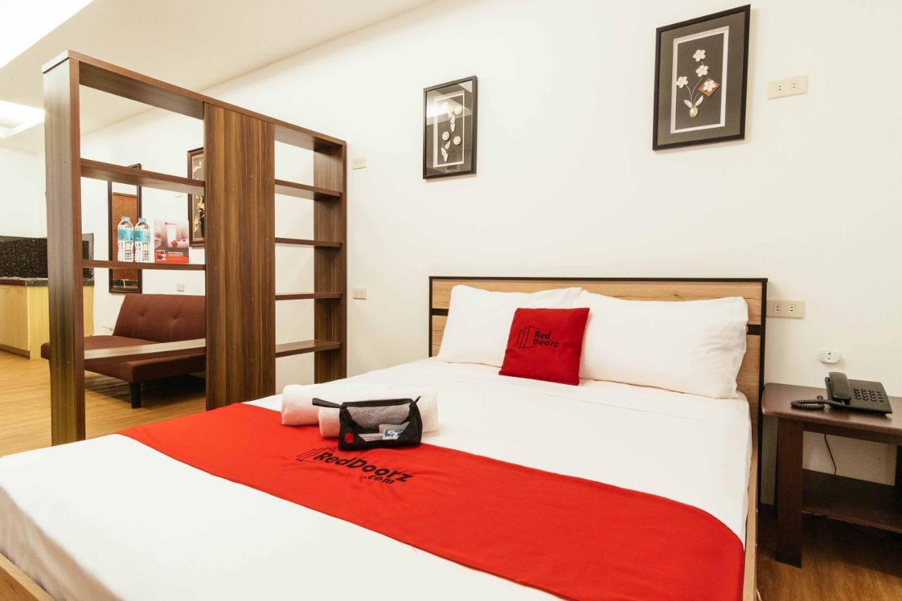 Reddoorz Plus Near Commonwealth Regalado Quezon City Exterior photo